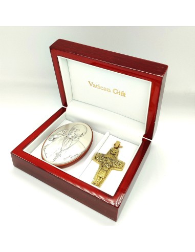 Pope Francis gift box 06  | Vatican Gift